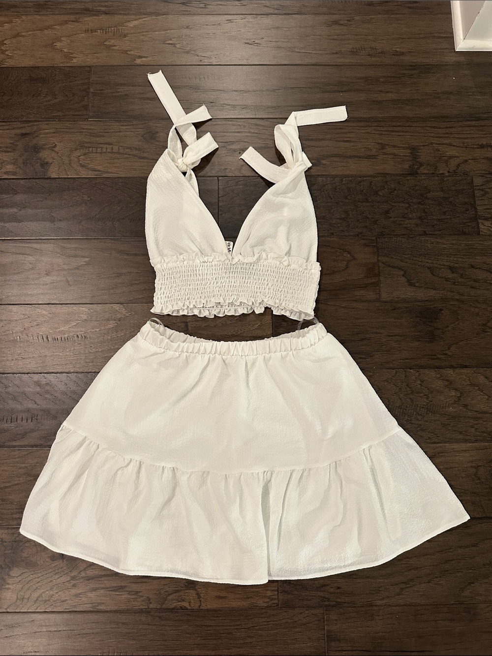 NWT Blue Blush white cropped top and skirt set Sz M